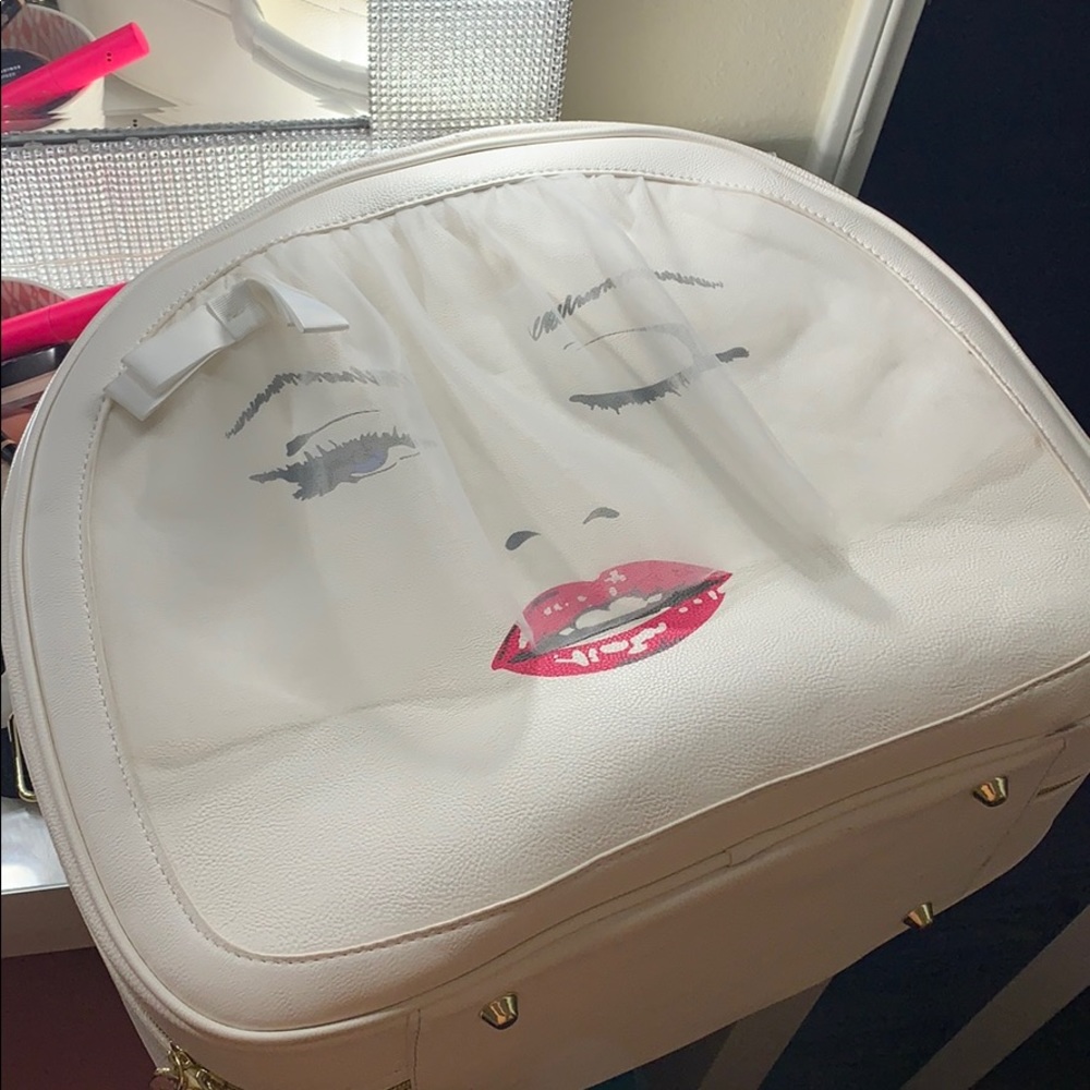 White big bag fashion luggage